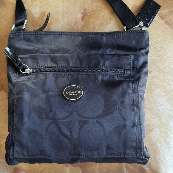 COACH Crossbody Bag - Picture 1 of 3